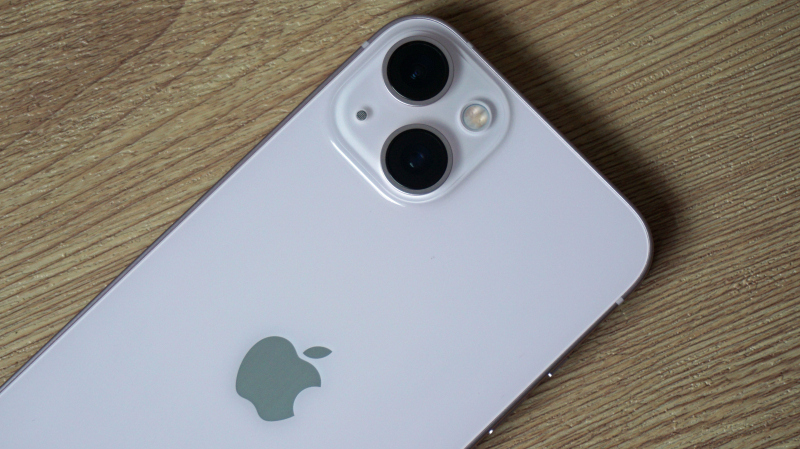 iPhone 13 против Google Pixel 6a: чемпион iOS борется с дешевым Android